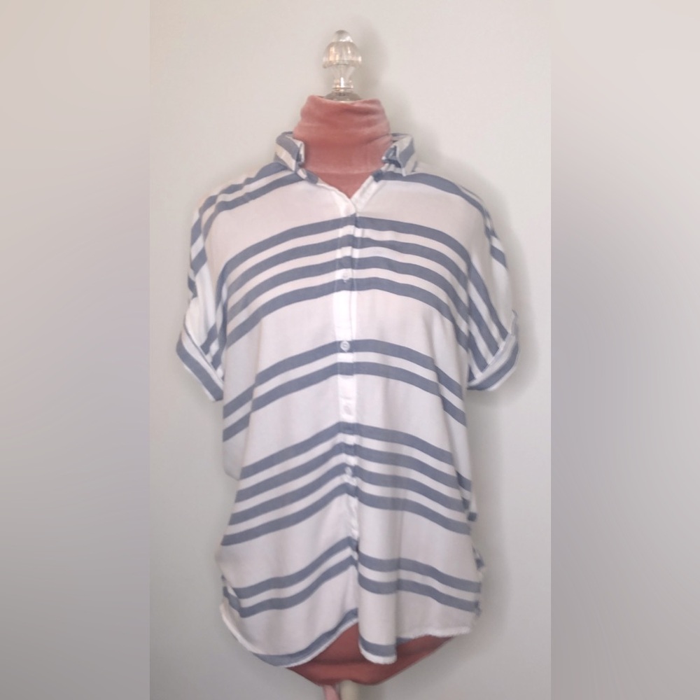 Beach Lunch Lounge short sleeve collared button down top White Blue striped M